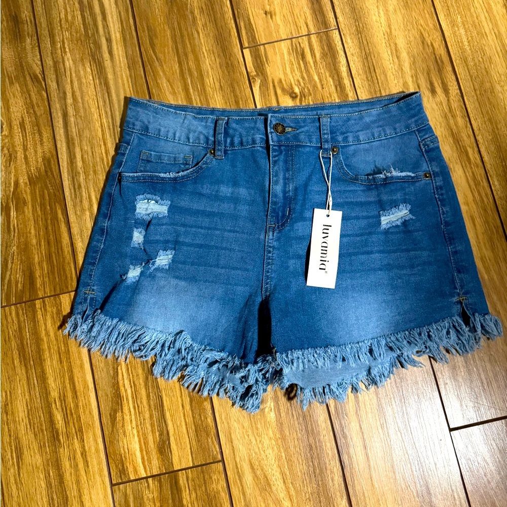 NWT Luvamia brand high rise, medium wash, distressed women's denim jean shorts